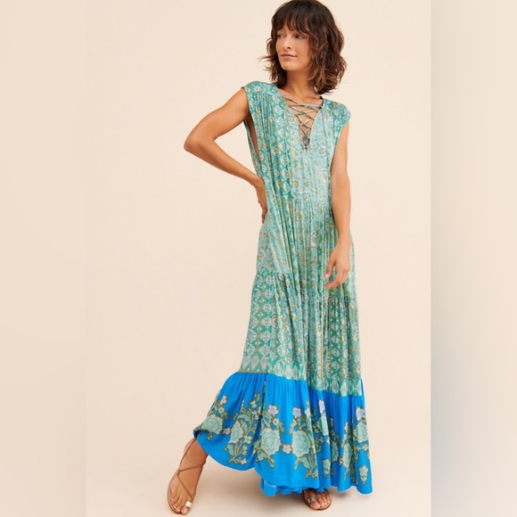 Free People Dresses & Skirts - FREE PEOPLE HANALEI BAY LACE UP TIERED OVERSIZED TIERED FLORAL MAXI DRESS XS
